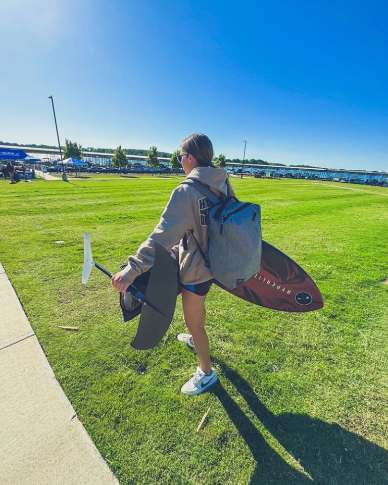 curfboard-team-rider-ansley-foiling-surfskate2