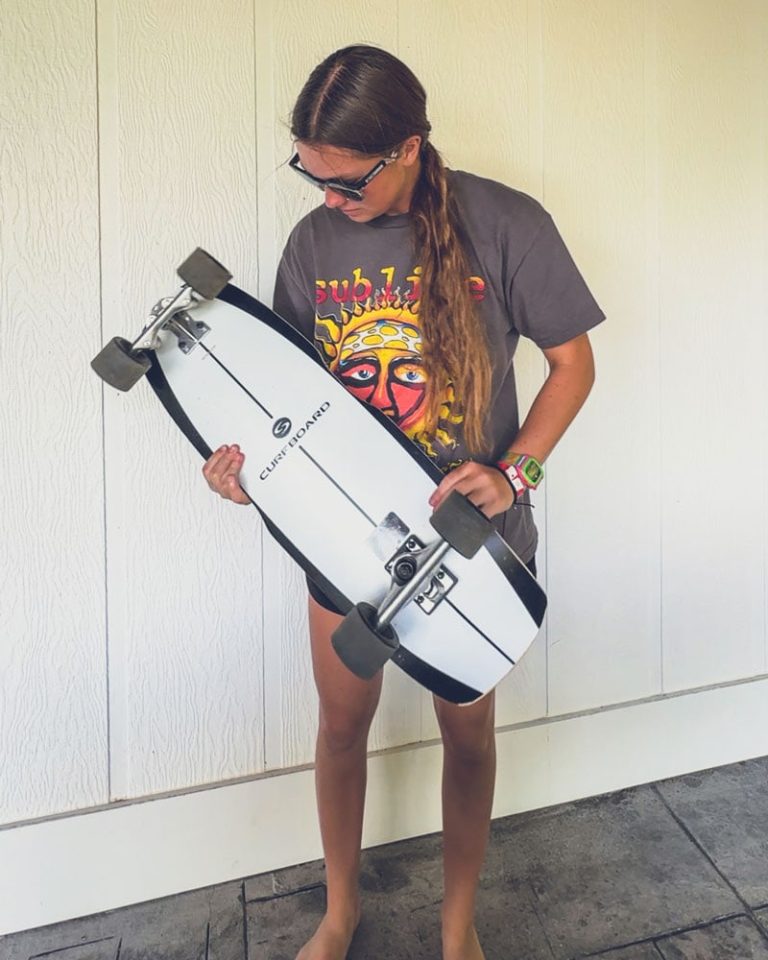 curfboard-team-rider-ansley-foiling-surfskate5